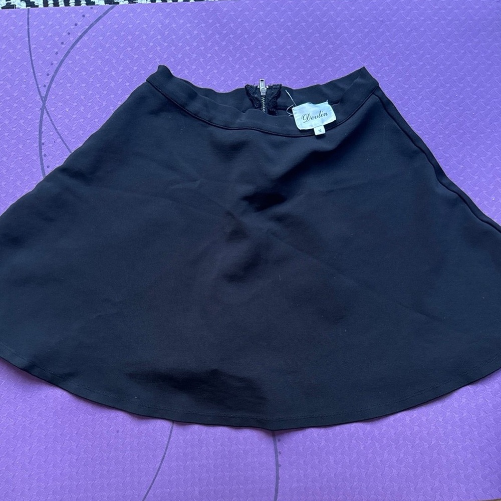 Devlin black skirt